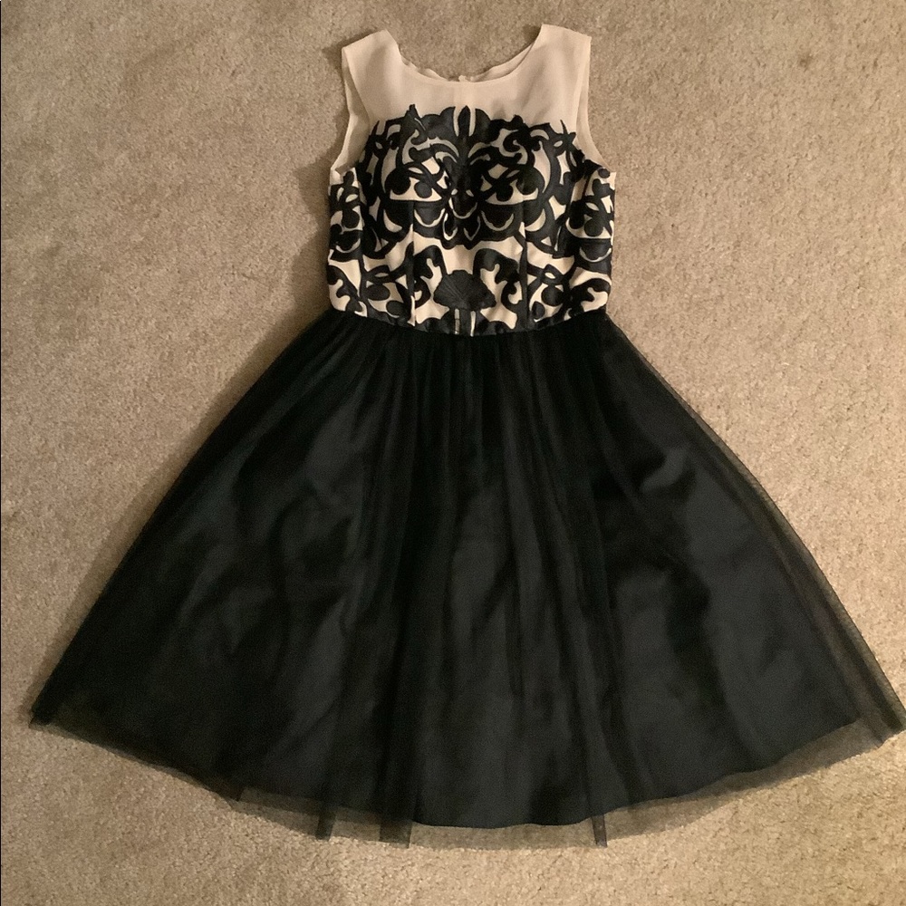 Jackie Jon Dress - Picture 2 of 13